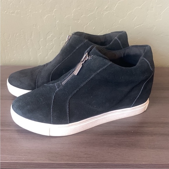 Blondo Glenda Black Suede Platform Front Zip Waterproof Sneaker Size 7M - Picture 6 of 10